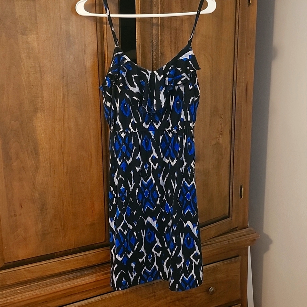 Cute sun dress.